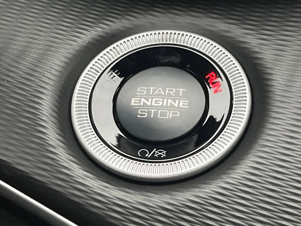 New 2025 Jeep Grand Cherokee Laredo X w/ Luxury Tech Group I image 5