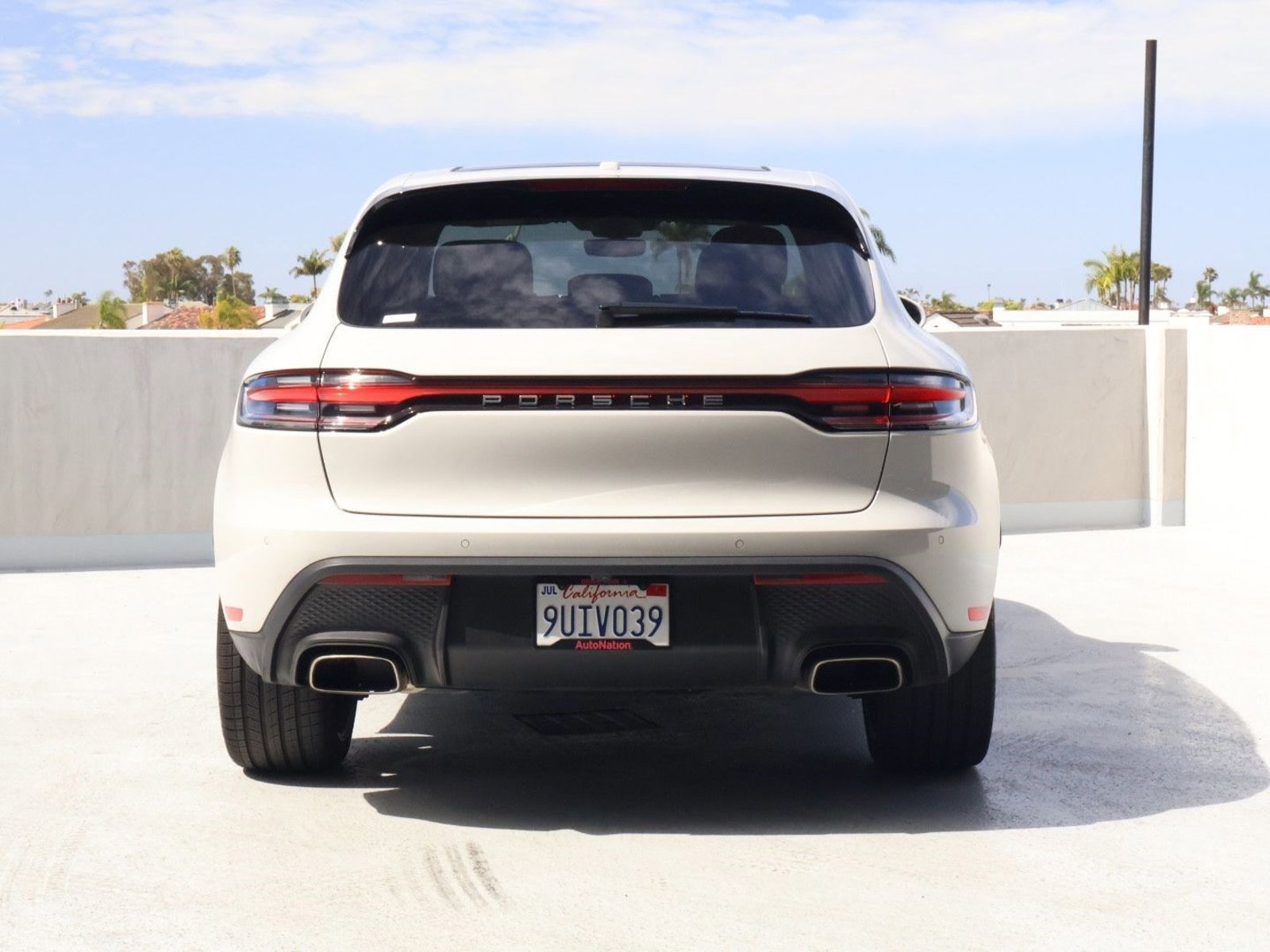 Certified 2025 Porsche Macan image 10
