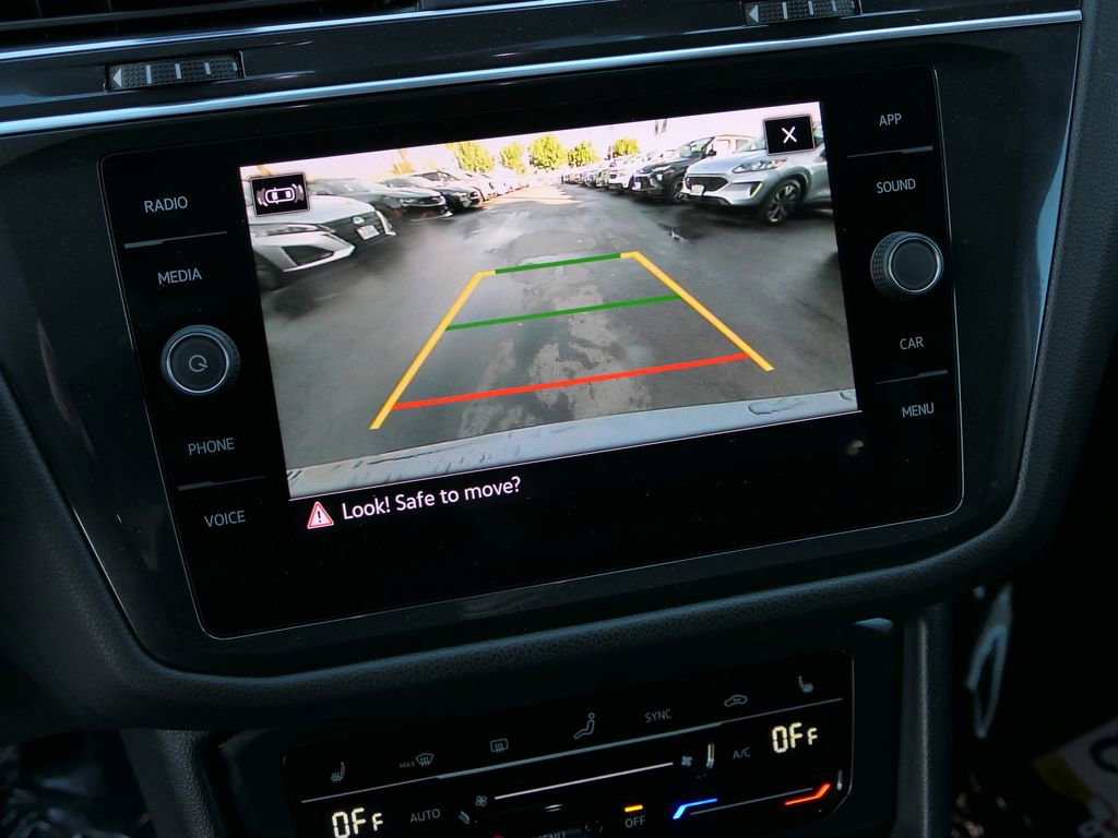 Used 2022 Volkswagen Tiguan SE image 20