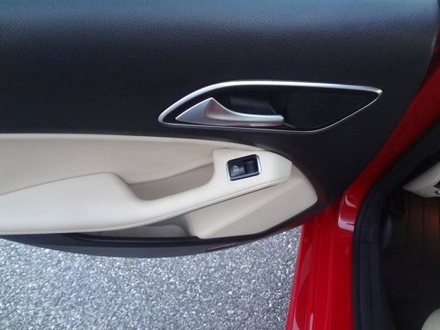 Used 2014 Mercedes-Benz CLA 250 4MATIC image 12