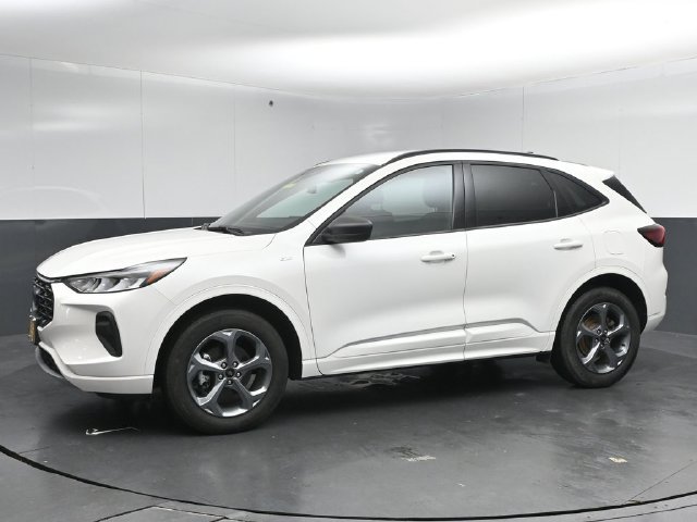 Certified 2024 Ford Escape ST-Line w/ Tech Pack #1 AWD/4WD image 4