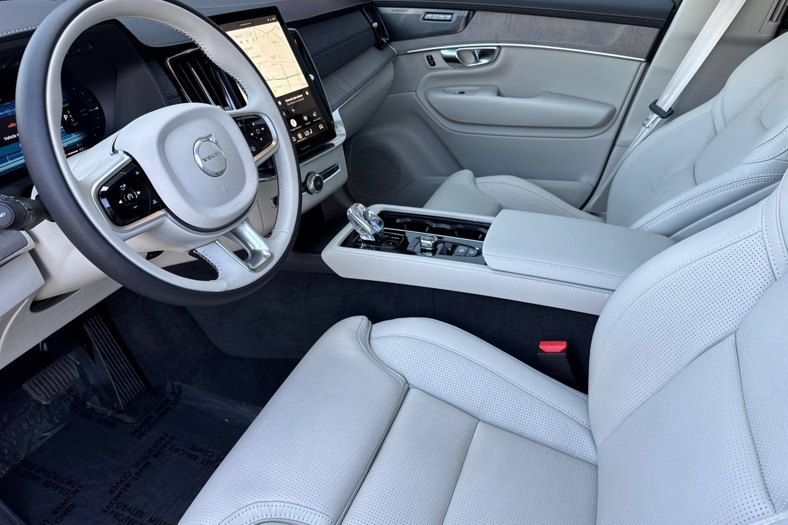 Certified 2026 Volvo XC90 T8 Ultra w/ Protection Package Premier AWD/4WD image 9