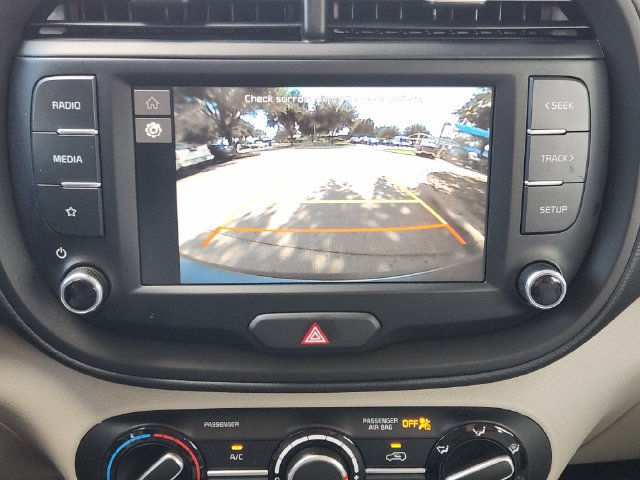 Used 2025 Kia Soul LX w/ LX Technology Package FWD image 6