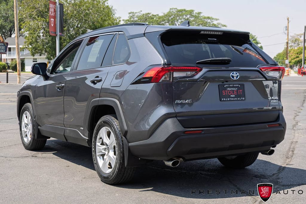 Used 2021 Toyota RAV4 XLE w/ Convenience Package AWD/4WD image 15