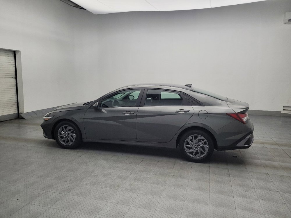 Used 2024 Hyundai Elantra SEL image 2