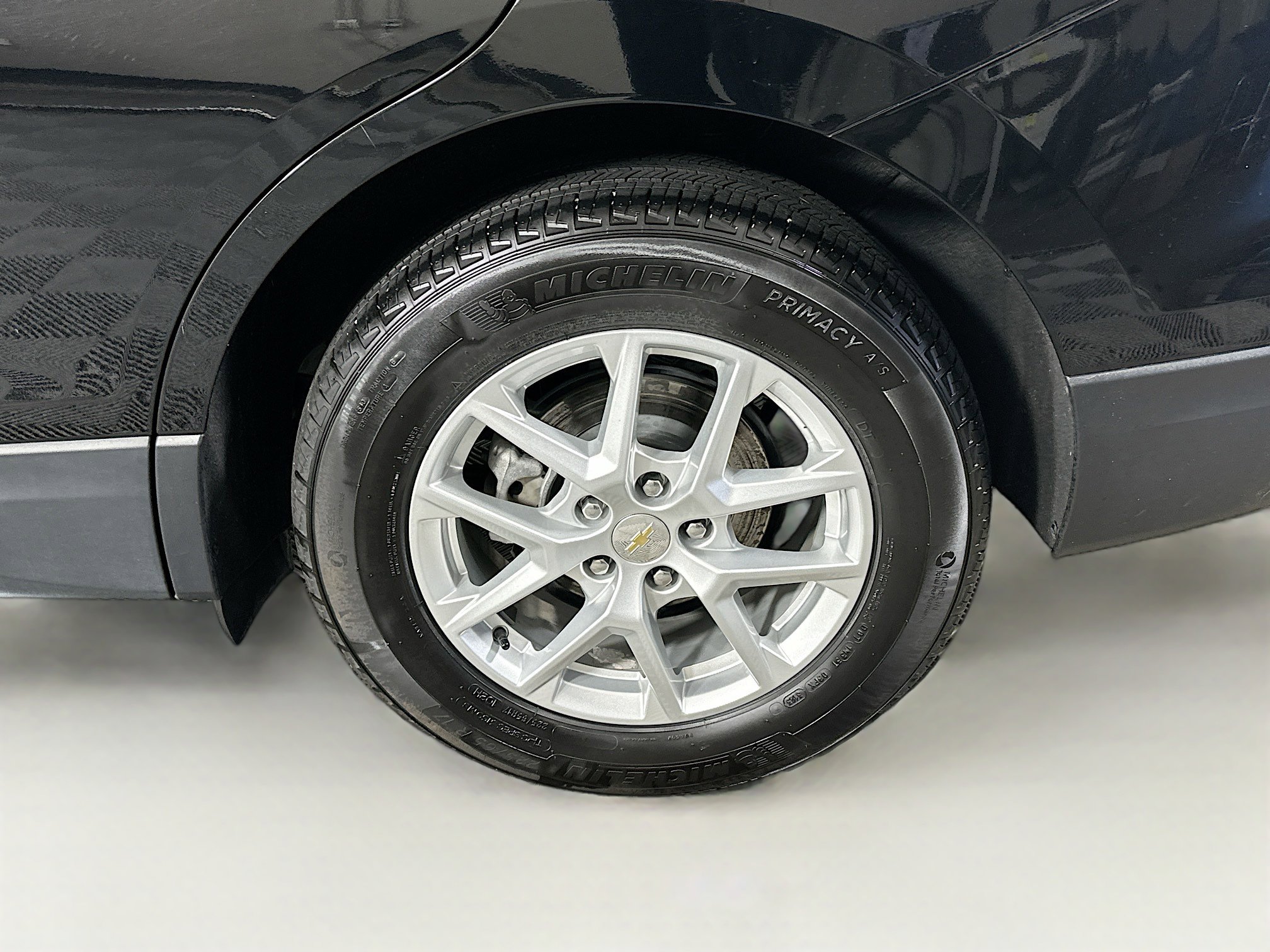 Used 2024 Chevrolet Equinox LT w/ LPO, Floor Liner Package FWD image 11