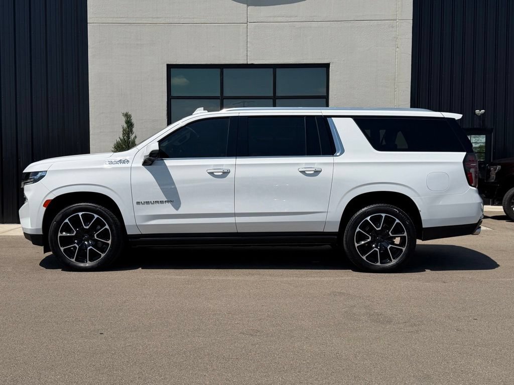 Used 2024 Chevrolet Suburban High Country w/ Premium Package AWD/4WD image 2