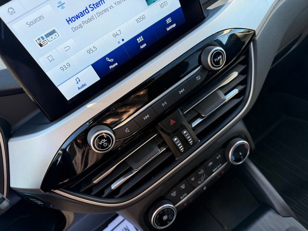 Used 2022 Ford Escape SE w/ Cold Weather Package image 31