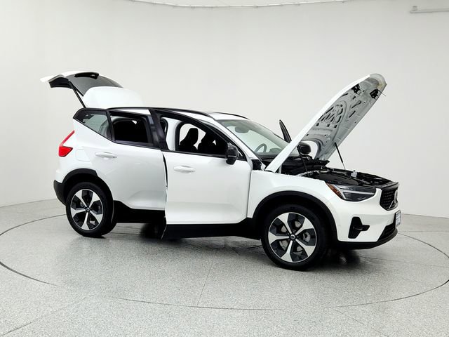 New 2026 Volvo XC40 B5 Plus w/ Protection Package Premier image 10