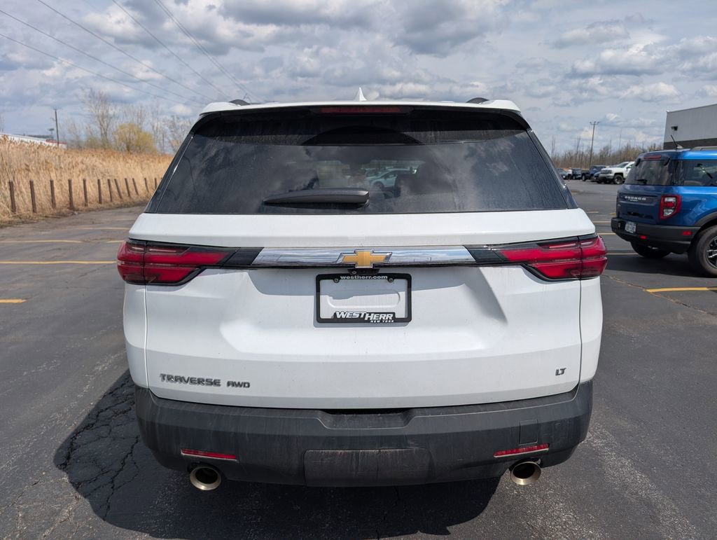 Used 2023 Chevrolet Traverse LT w/ Rear Camera Mirror Package image 7