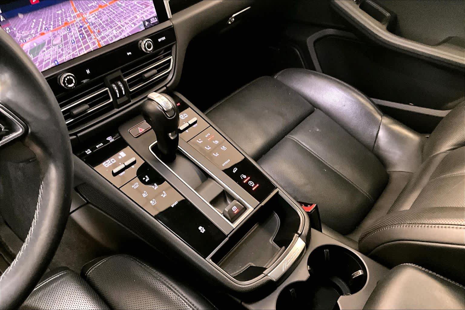 Used 2022 Porsche Macan AWD/4WD image 14