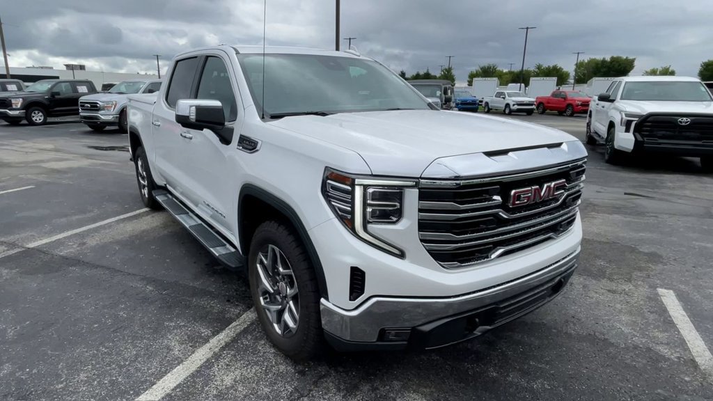 Used 2023 GMC Sierra 1500 SLT w/ SLT Convenience Package AWD/4WD image 4