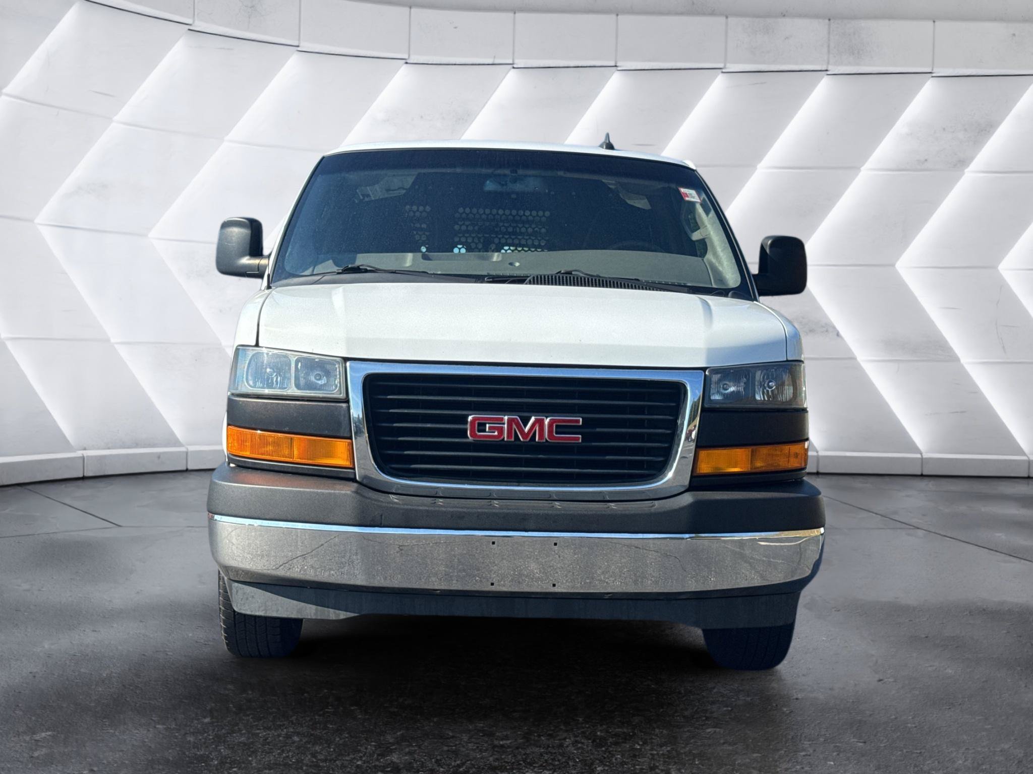 Used 2021 GMC Savana 2500 w/ Driver Convenience Package RWD image 2