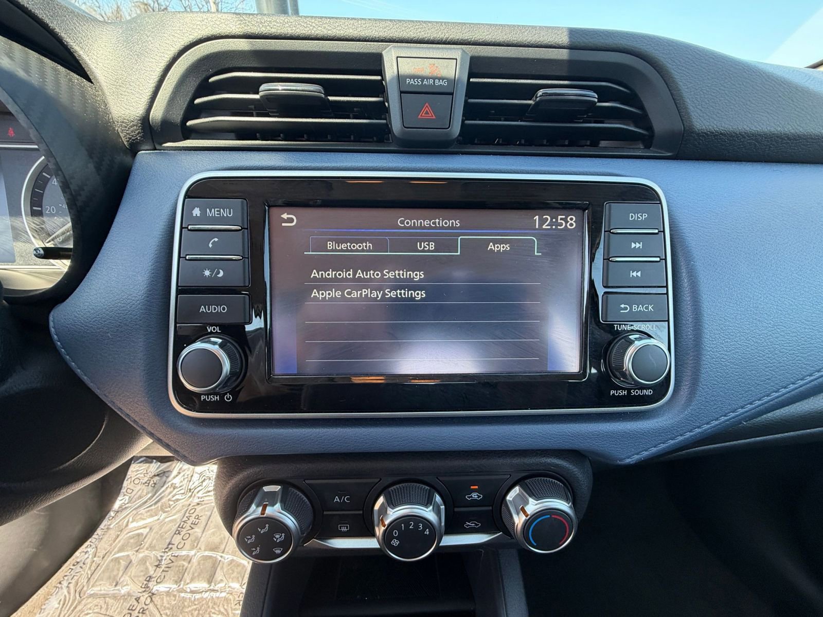 Used 2025 Nissan Versa SV image 20