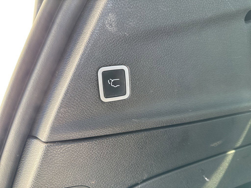 Used 2019 Chrysler Pacifica Touring-L Plus w/ Advanced Safetytec Group image 4