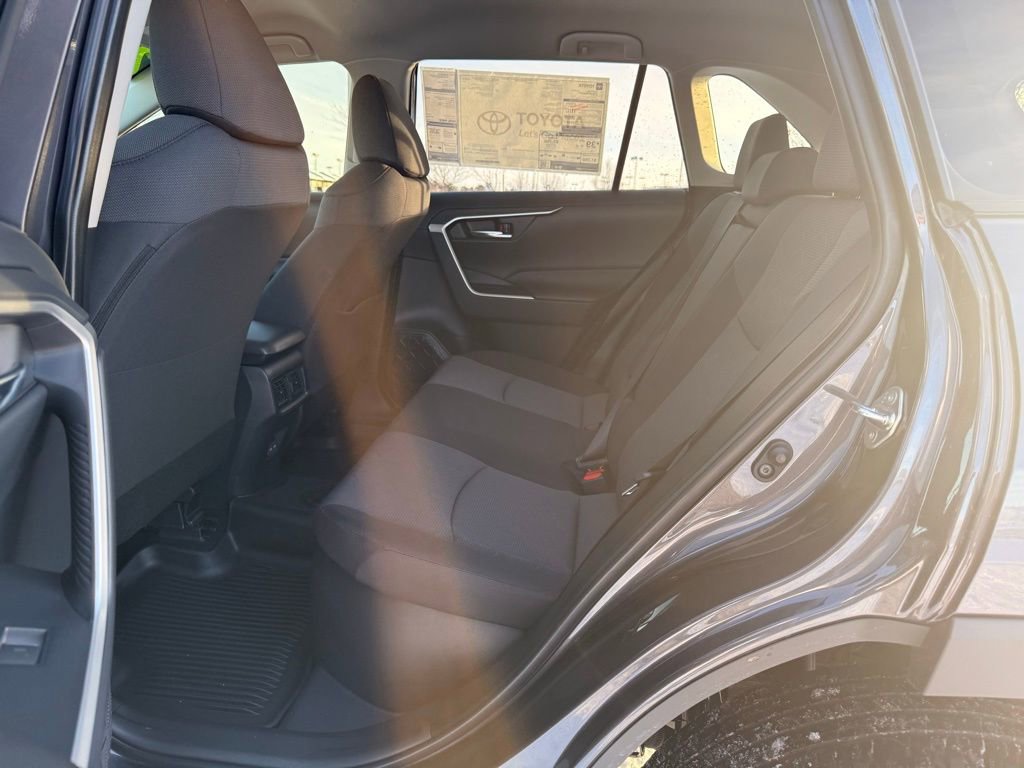 Used 2025 Toyota RAV4 XLE image 22