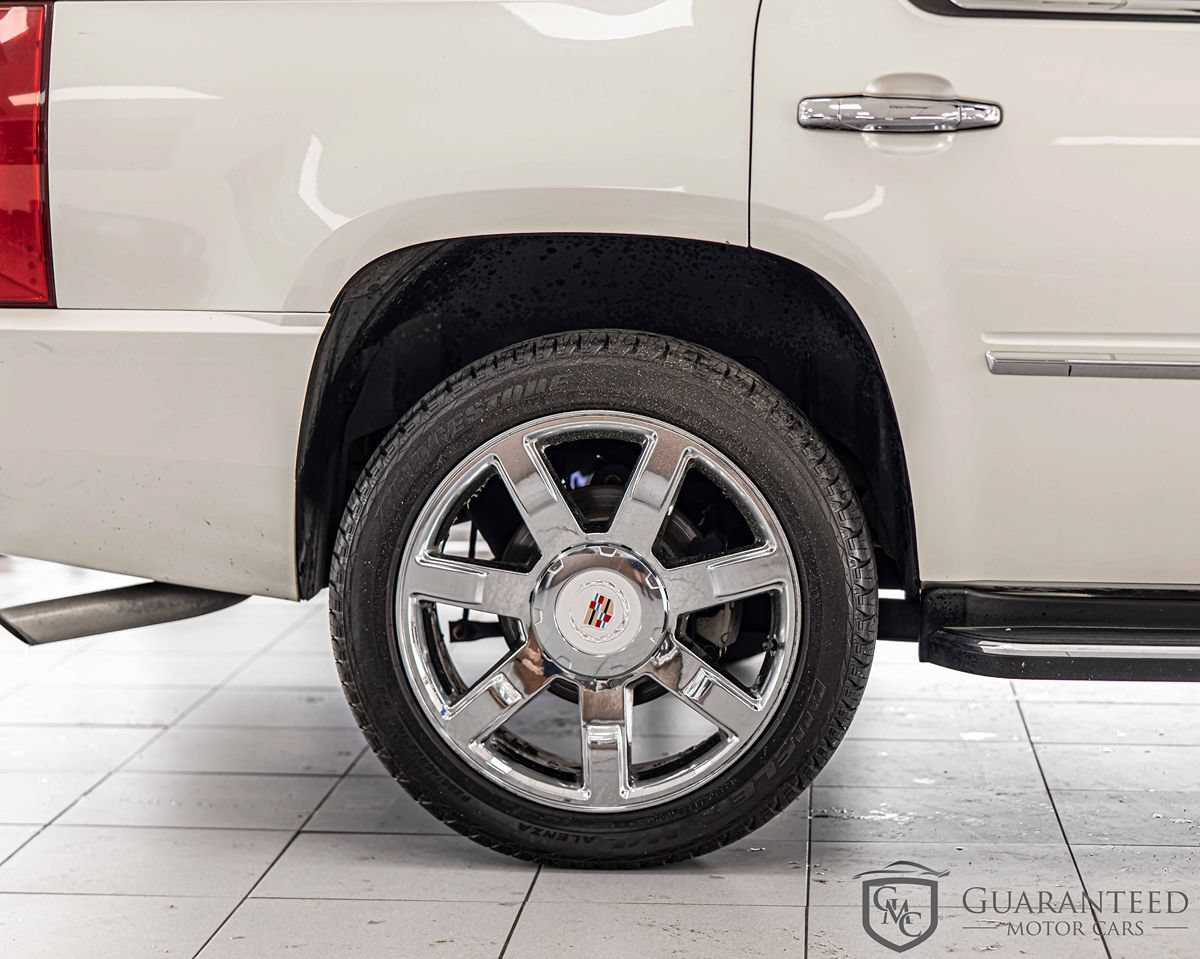 Used 2010 Cadillac Escalade 2WD Hybrid image 10