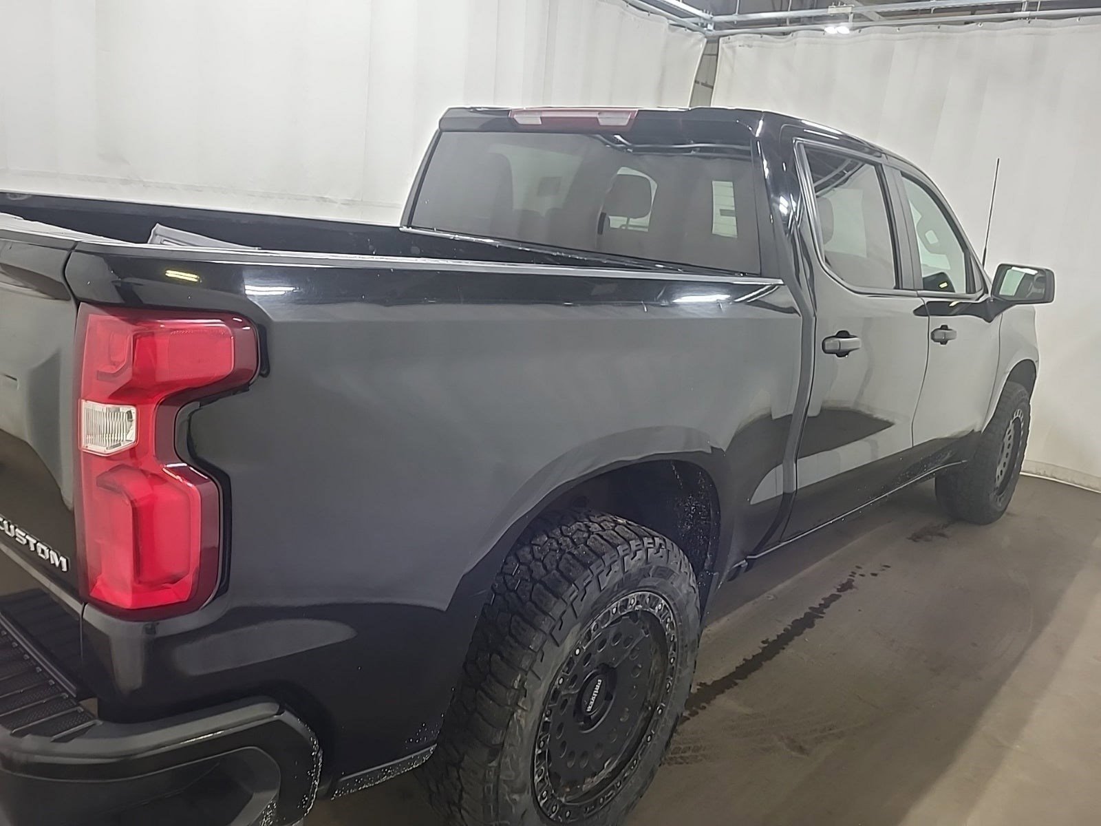 Used 2020 Chevrolet Silverado 1500 Custom w/ Custom Value Package AWD/4WD image 7
