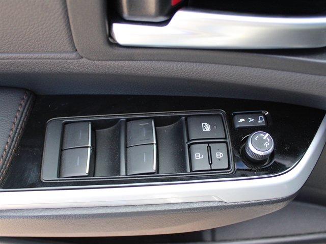 Used 2026 Toyota Sienna Platinum AWD/4WD image 13
