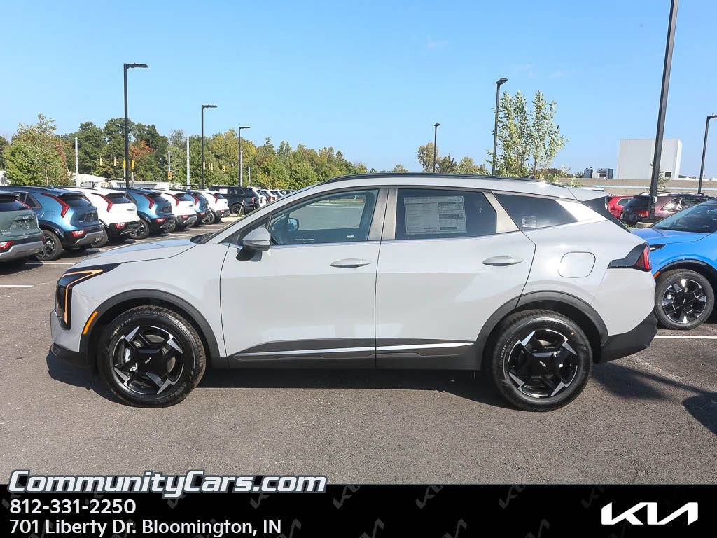 New 2026 Kia Sportage EX w/ EX Panoramic Sunroof Package image 3