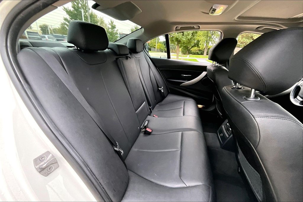 Used 2016 BMW 320i xDrive Sedan AWD/4WD image 30