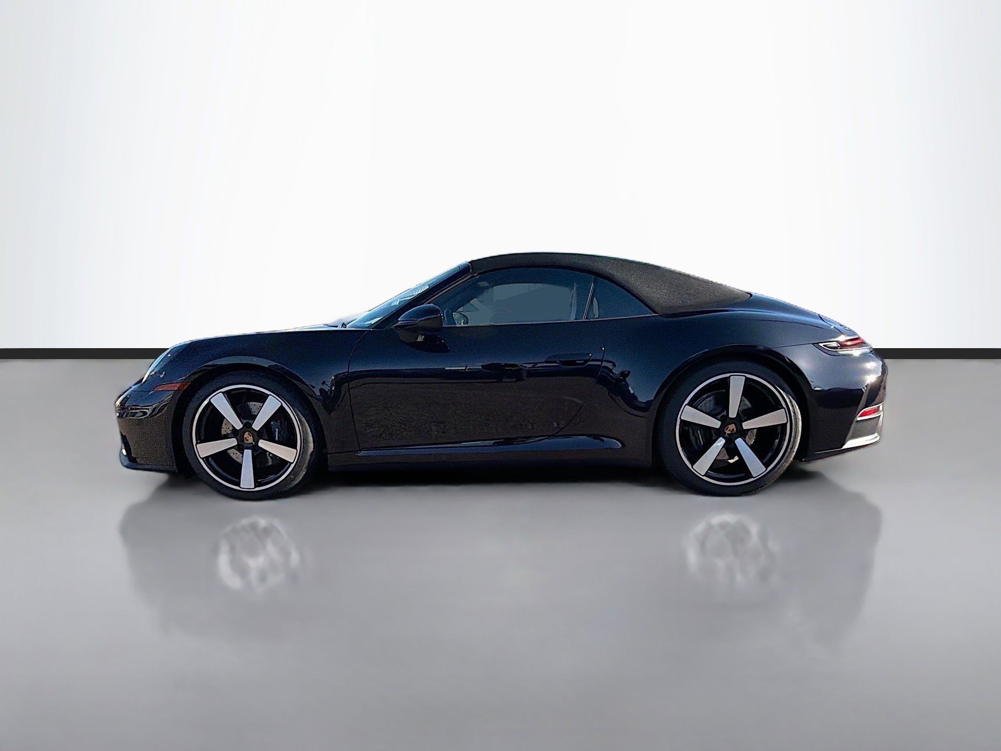 Used 2025 Porsche 911 Carrera image 6