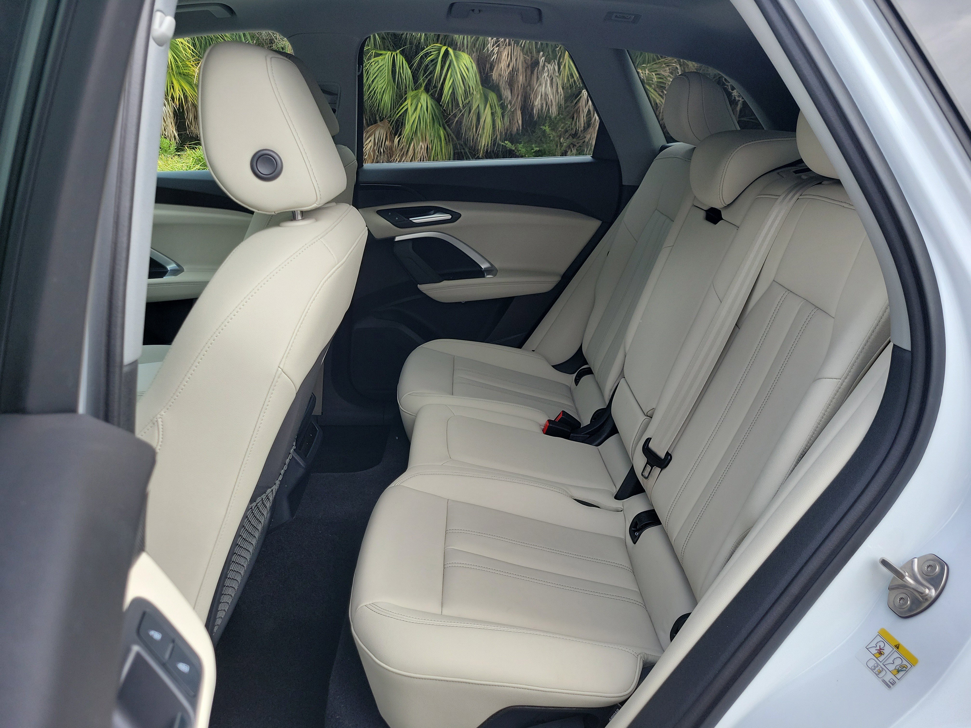 Used 2025 Audi Q5 Premium w/ Convenience Package image 16