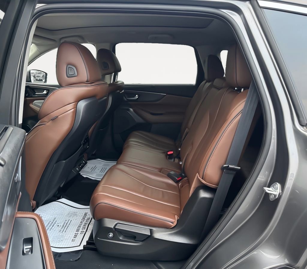 Used 2023 Acura MDX SH-AWD w/ Advance Package image 13