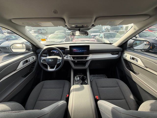 New 2025 Ford Explorer Active image 28
