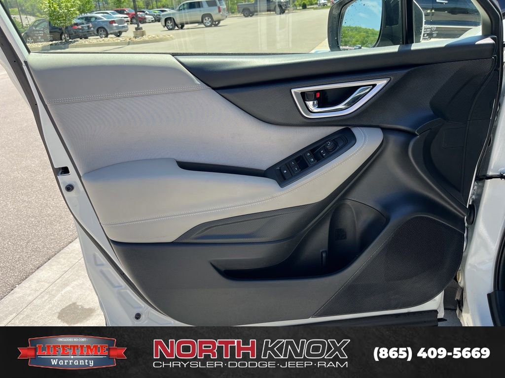 Used 2023 Subaru Forester Premium AWD/4WD image 5