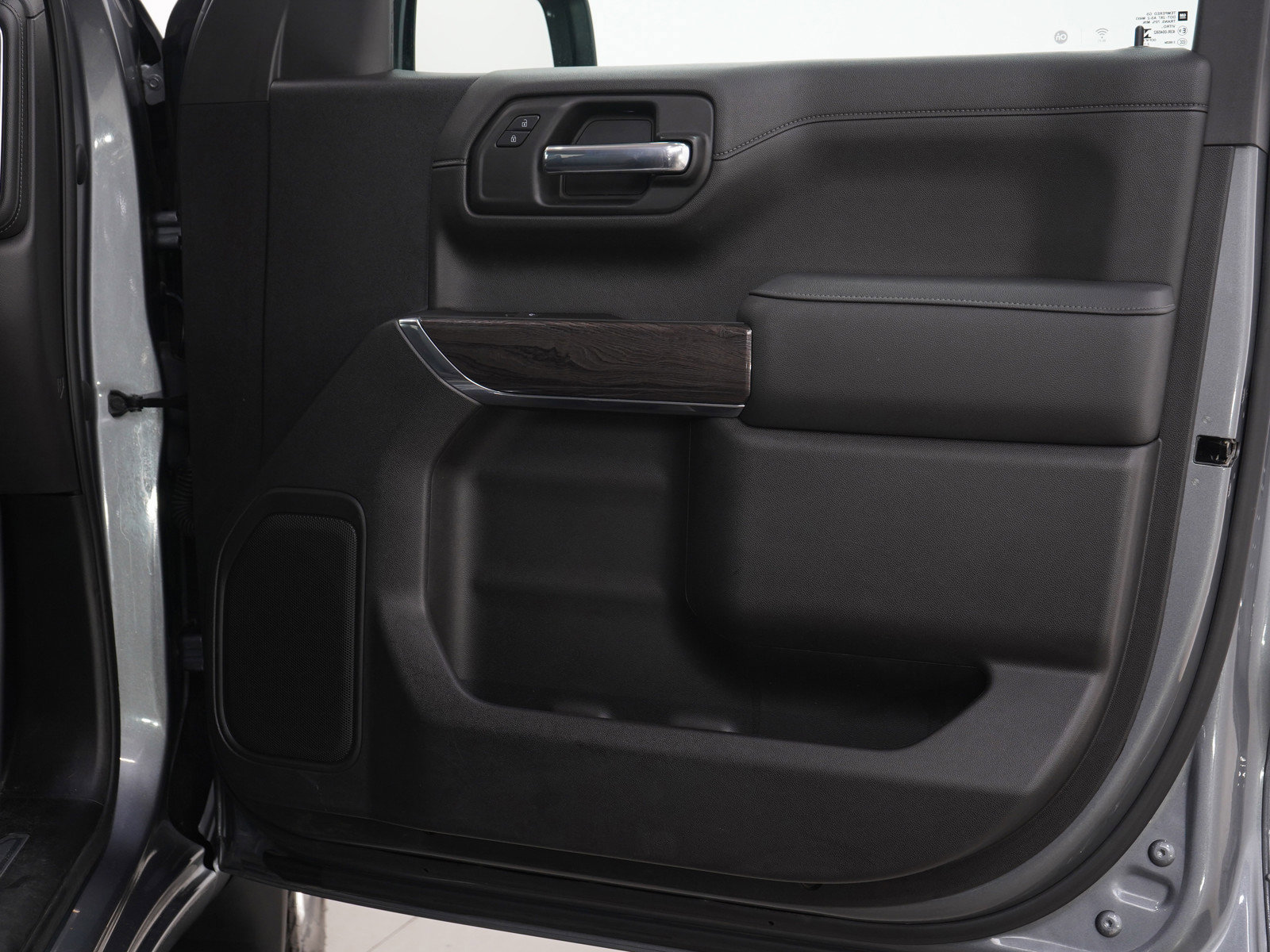 Used 2022 Chevrolet Silverado 1500 LTZ image 12