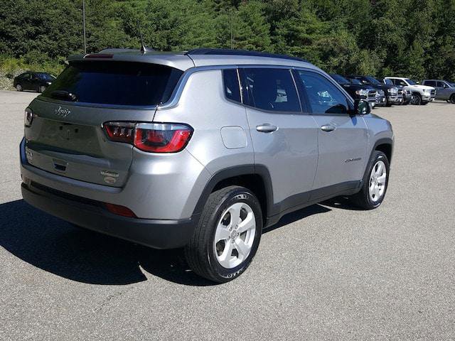 Certified 2019 Jeep Compass Latitude w/ Popular Equipment Group AWD/4WD image 17