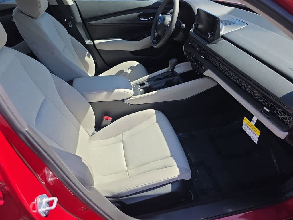 Certified 2025 Honda Accord SE image 14