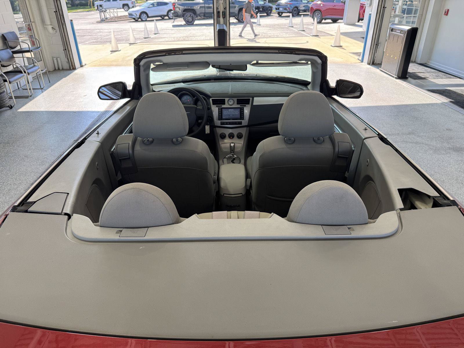 Used 2008 Chrysler Sebring Touring w/ Electronics Convenience Group FWD image 17