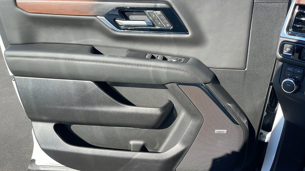 New 2026 GMC Yukon Denali w/ Sun & Power Step Package AWD/4WD image 26