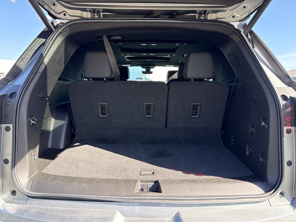 Used 2023 Chevrolet Traverse High Country AWD/4WD image 21