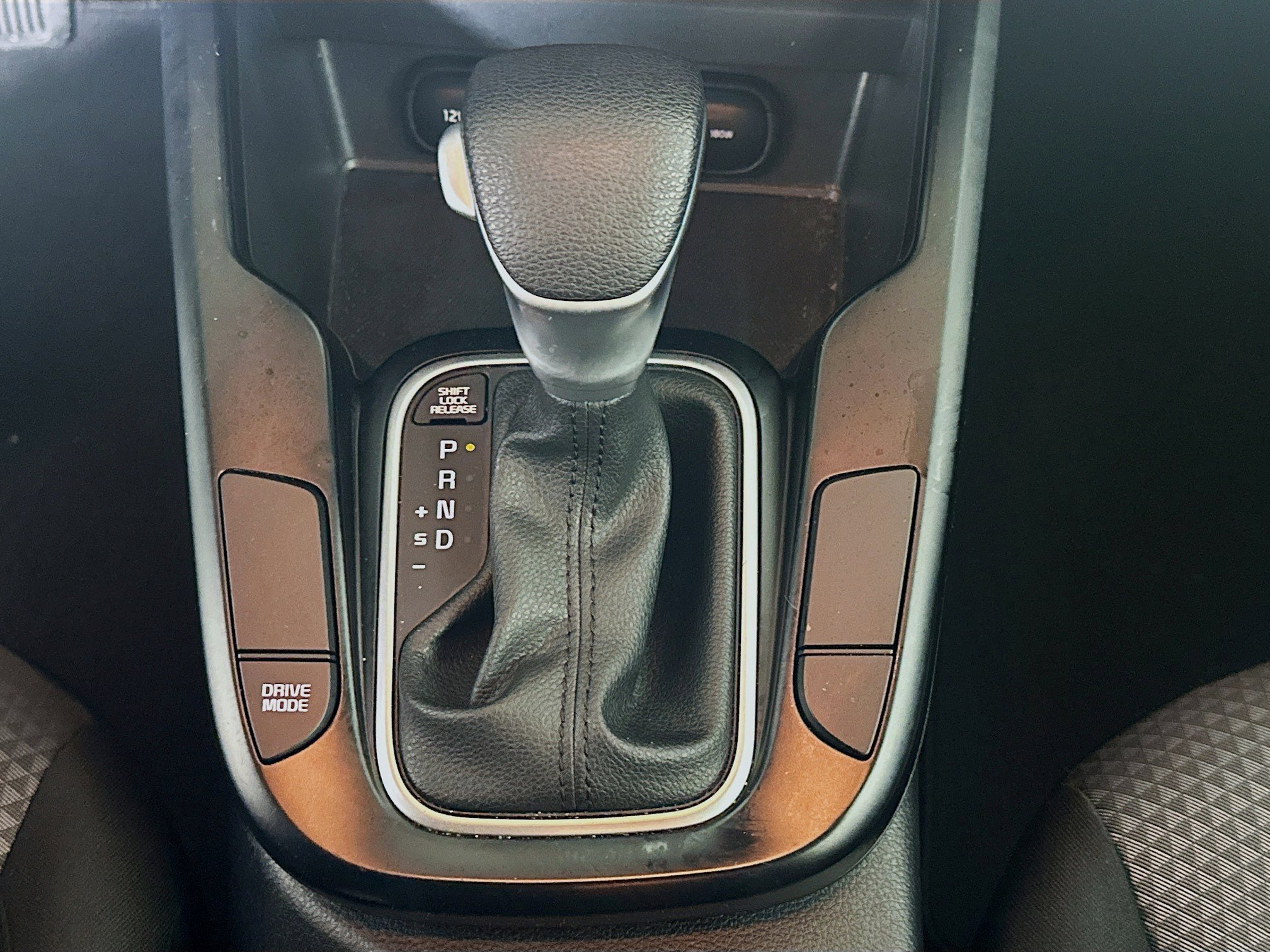 Used 2025 Kia Soul LX w/ LX Technology Package FWD image 25