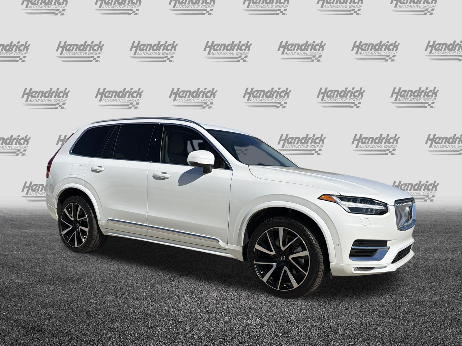Used 2025 Volvo XC90 B6 Plus w/ Protection Package Premier AWD/4WD image 2
