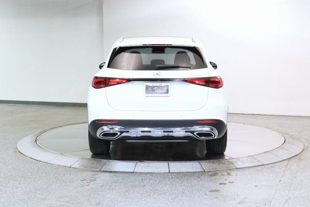 Used 2025 Mercedes-Benz GLC 300 4MATIC image 11