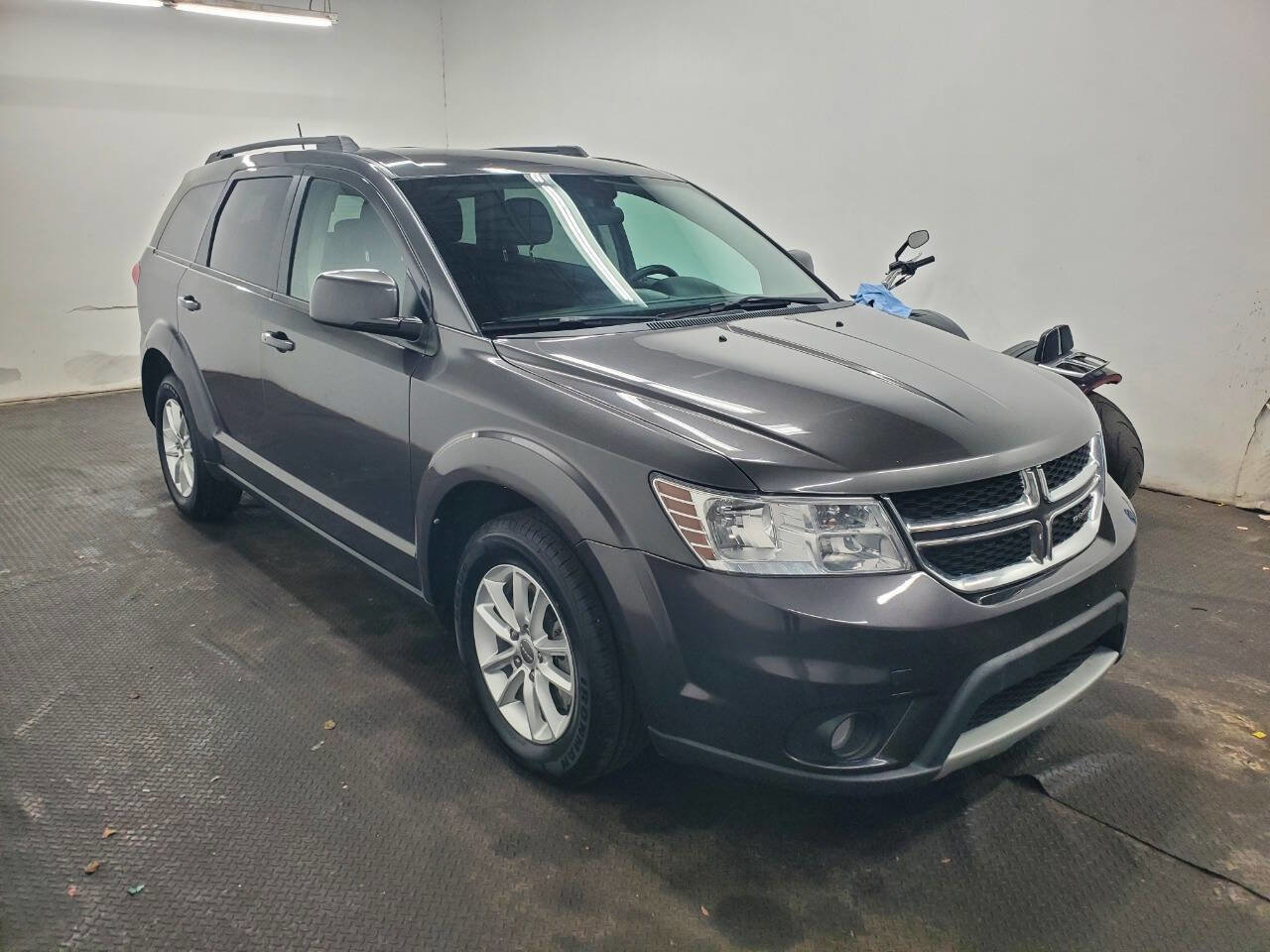 Used 2017 Dodge Journey SXT w/ Comfort/Convenience Group image 3