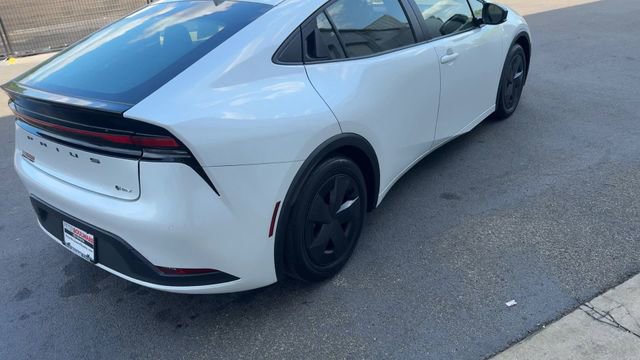 Used 2025 Toyota Prius LE FWD image 14