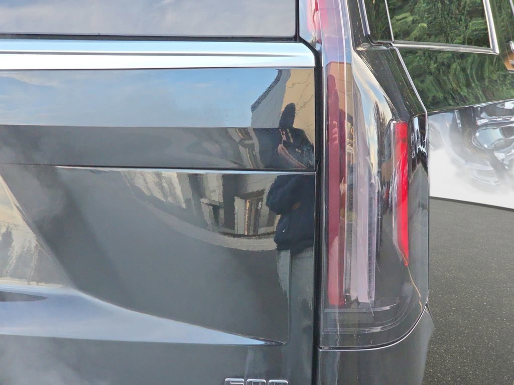 Used 2021 Cadillac Escalade ESV Premium Luxury w/ Performance Package image 39