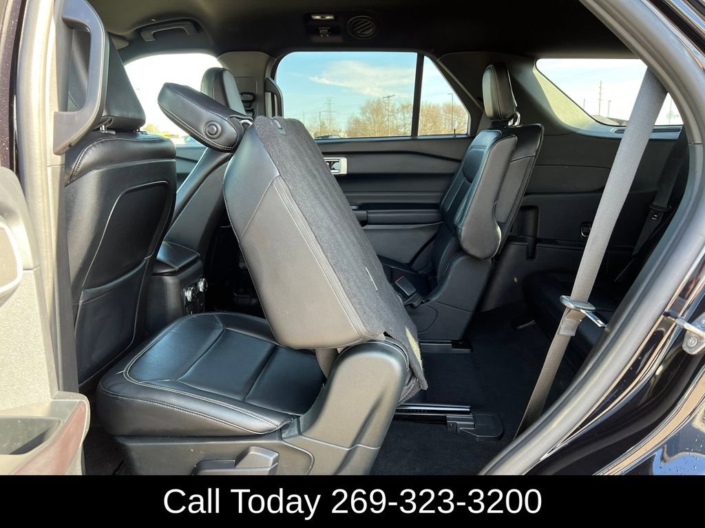 Used 2020 Ford Explorer XLT w/ Equipment Group 202A image 5