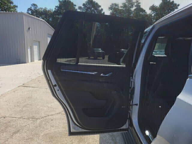 Used 2024 GMC Yukon Denali w/ Advanced Technology Package RWD image 29