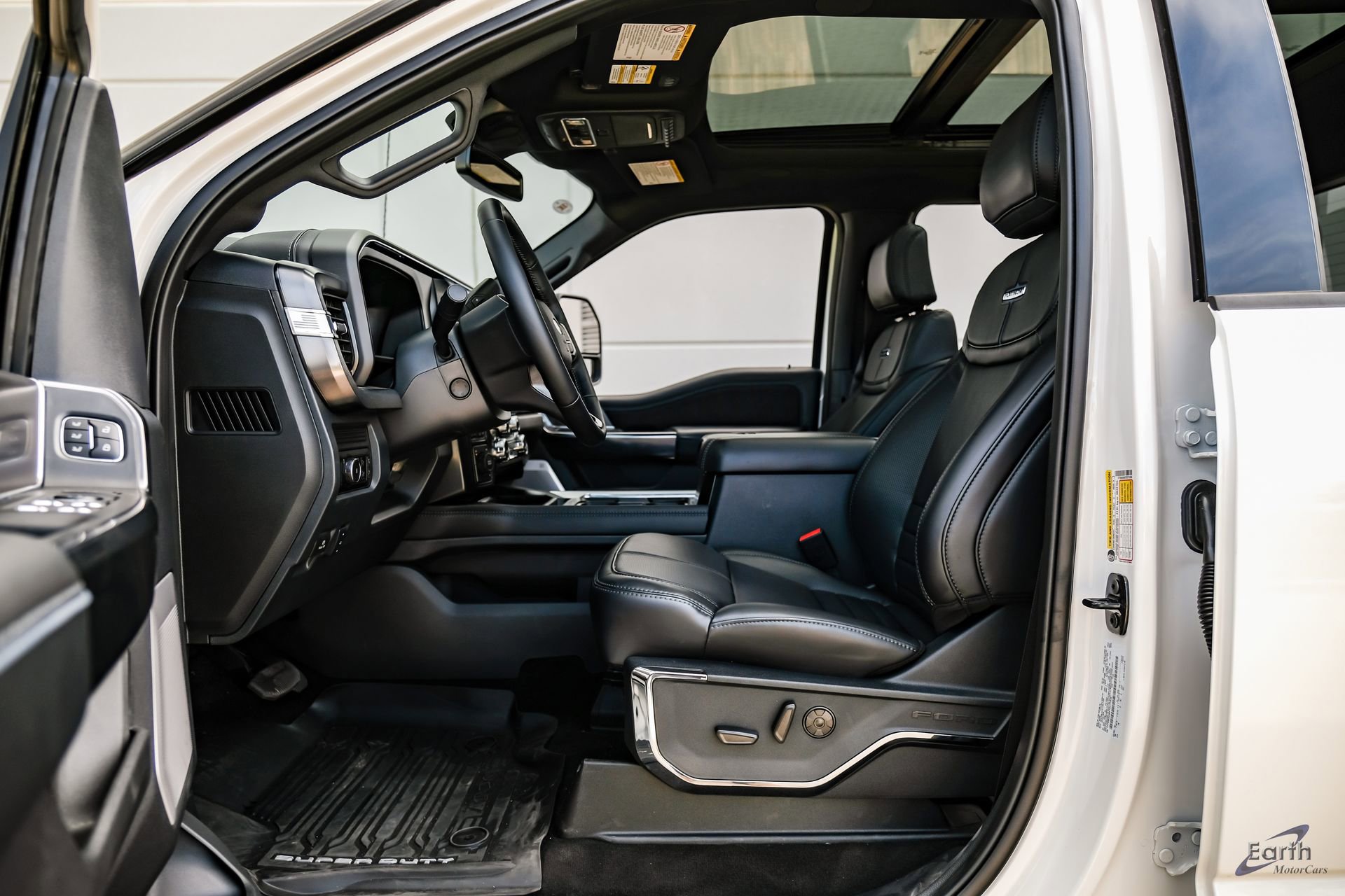 Used 2026 Ford F450 Platinum w/ FX4 Off-Road Package image 40