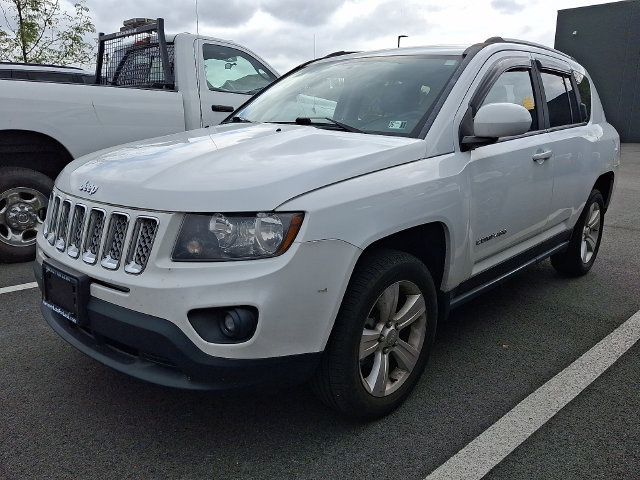 Used 2016 Jeep Compass Latitude AWD/4WD image 3