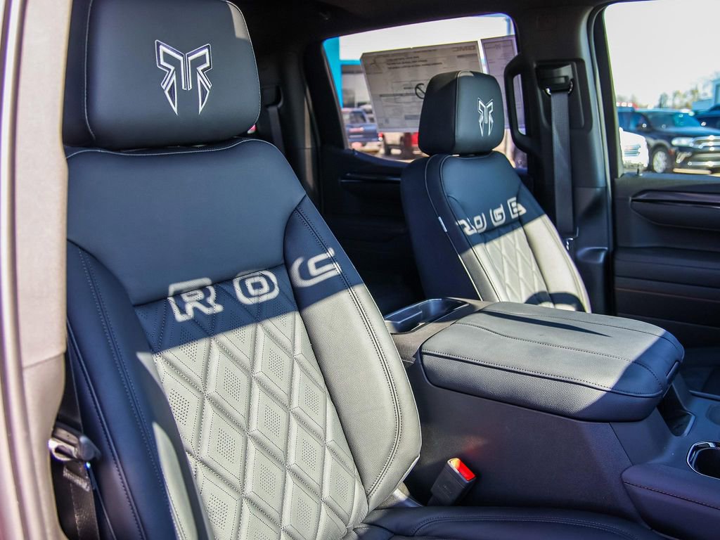 New 2025 GMC Sierra 1500 AT4 w/ AT4 Premium Package AWD/4WD image 28