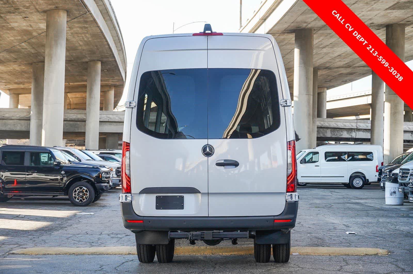 Used 2024 Mercedes-Benz Sprinter 3500 image 3