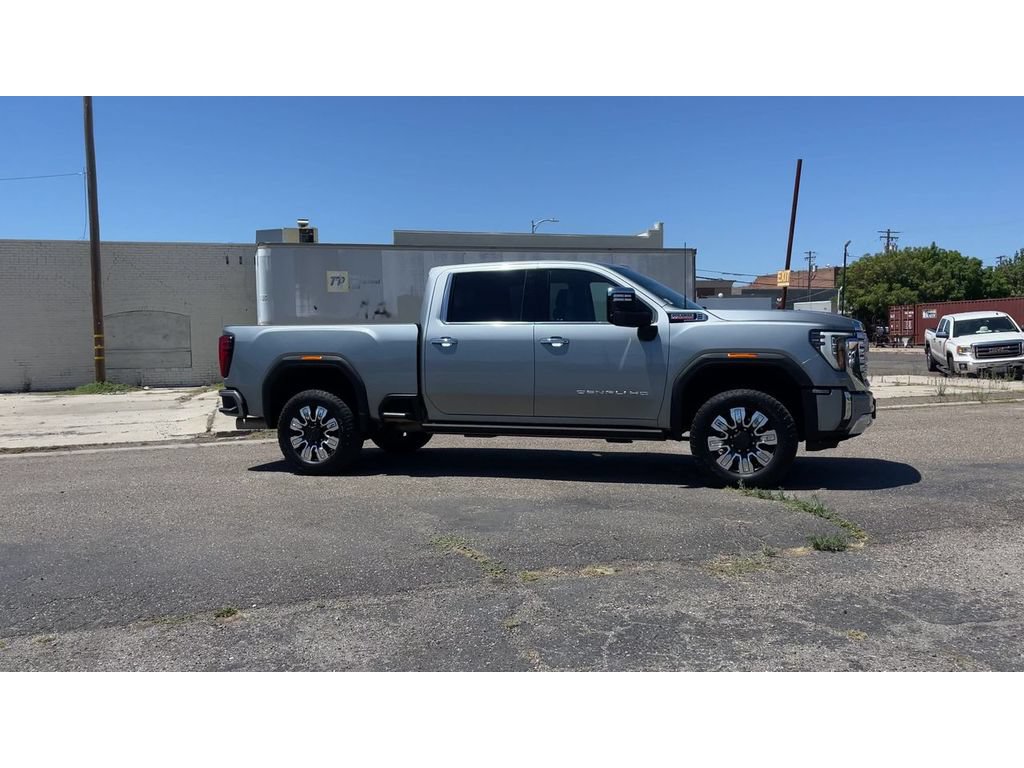 Used 2024 GMC Sierra 2500 Denali w/ Denali Reserve Package AWD/4WD image 4