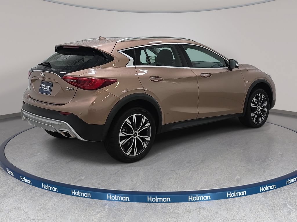 Used 2017 INFINITI QX30 Premium w/ Navigation Package AWD/4WD image 6